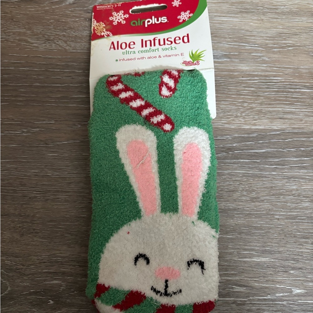 Airplus Green Aloe Infused Bunny Socks